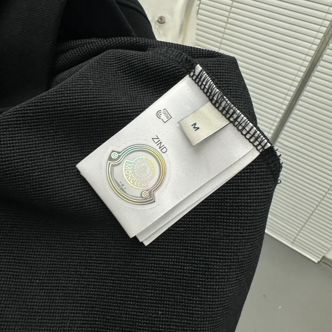 ： 🤳𝐌𝐎𝐍𝐂𝐋𝐄𝐑 ：☑️ 440 👕 ：☑️ 1*1 。🔜 。 ：☑️ 3D ，🇧🇫 1：1 。 ， ， ！🇲🇩 ！ Size：☑️S 〰️M 〰️L 〰️XL 〰️XXL